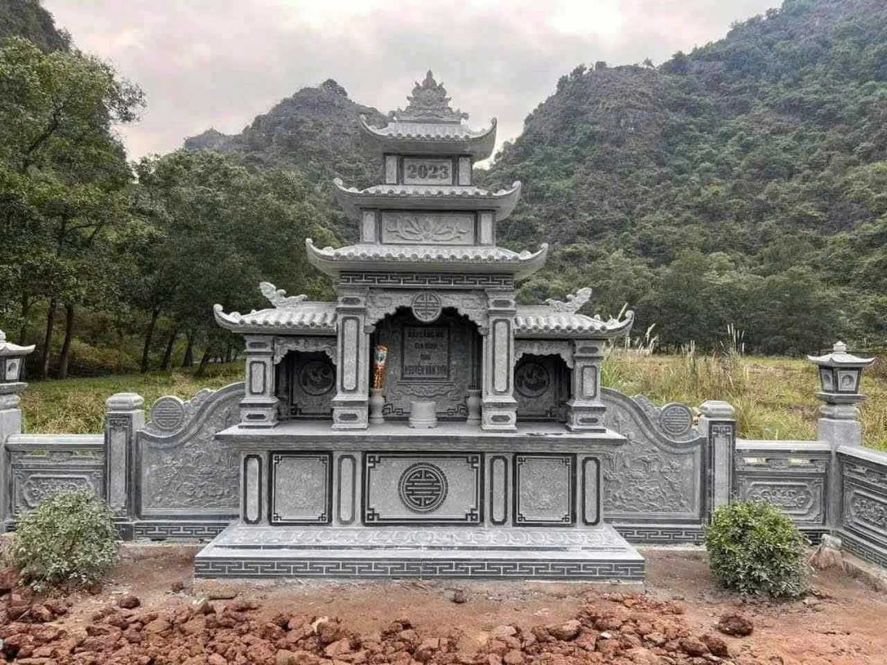 Lăng thờ đá – mẫu tham khảo 3
