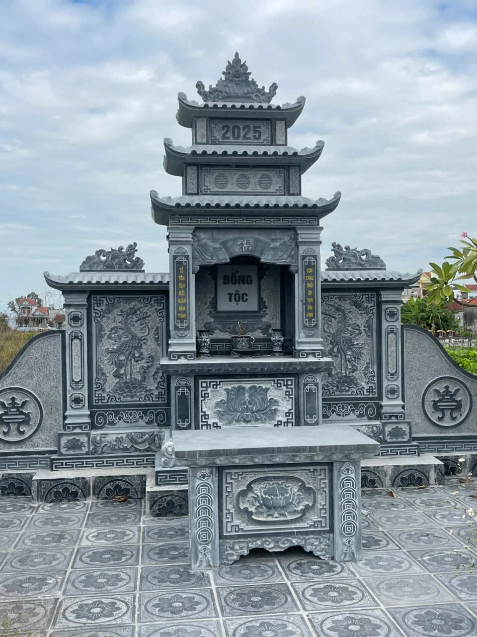 Lăng Thờ Đá – Mẫu Đẹp Giá 58 Triệu