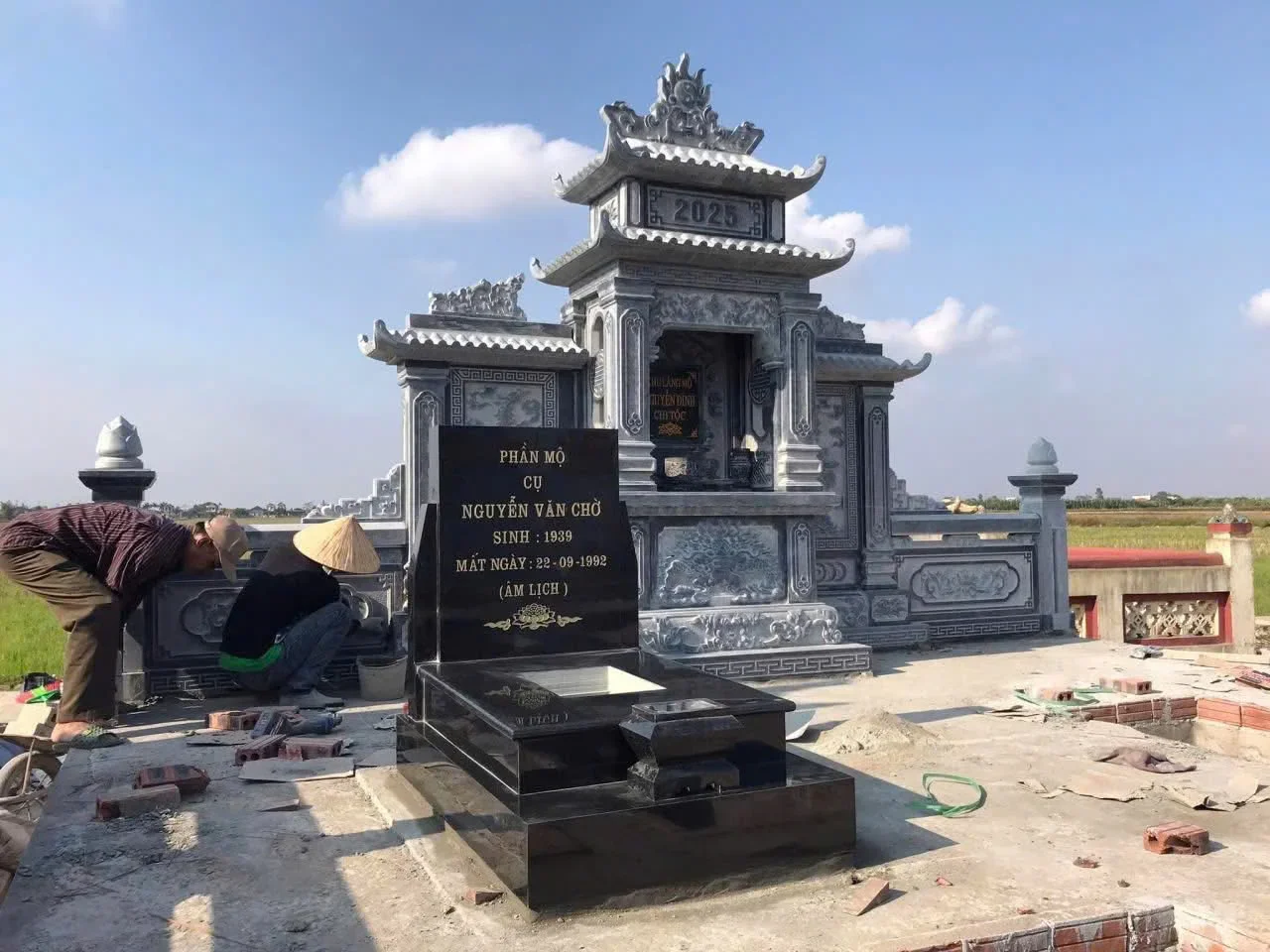 Mộ Đá Granite Nguyên Khối