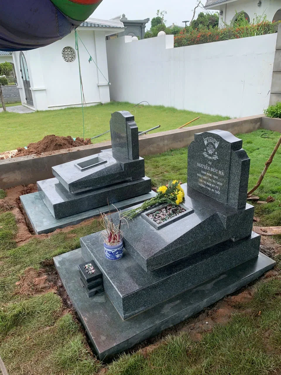 Mộ Đá Granite Nguyên Khối