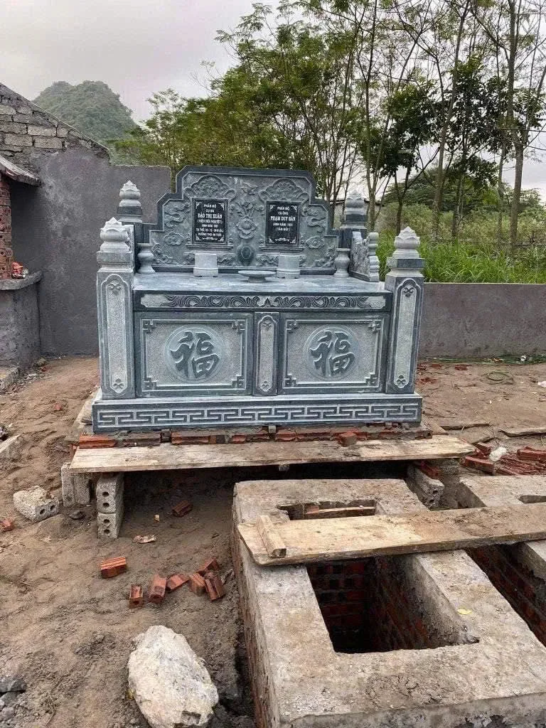Mộ Đá Đôi Đơn Giản