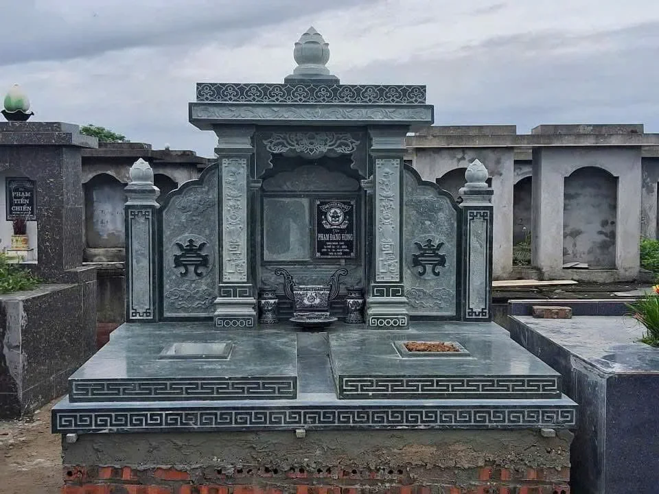 Mộ Đá Đôi Đơn Giản