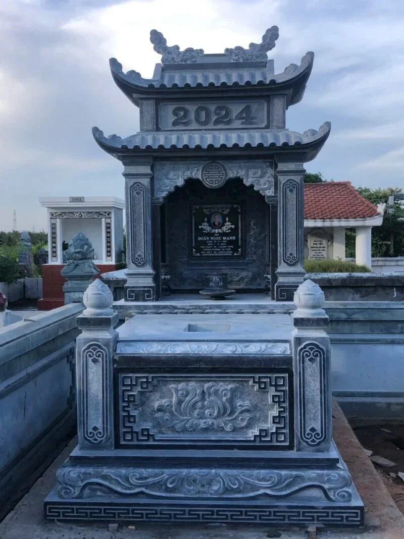 Mộ Đá Có Mái Che