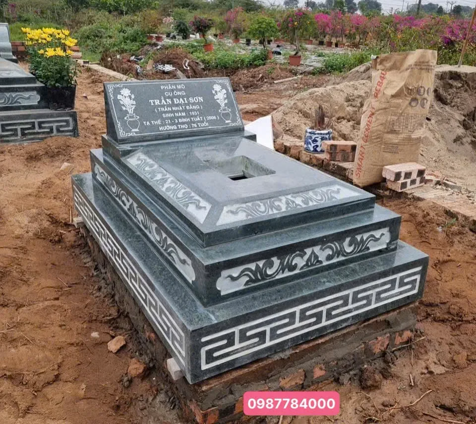 Mộ Đá Tam Cấp – Mẫu Giá 12 Triệu
