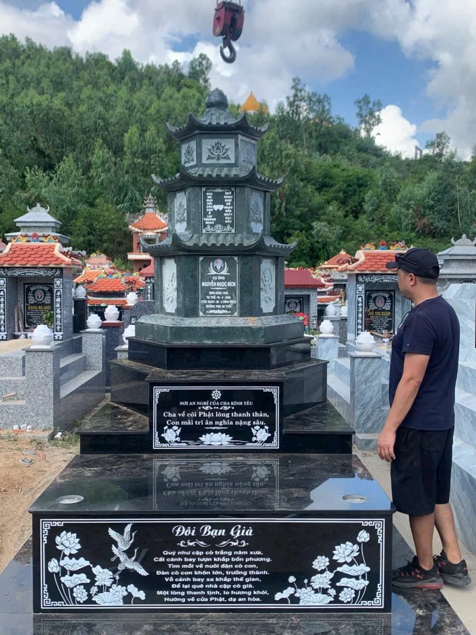 Tháp Đá Thờ Cốt