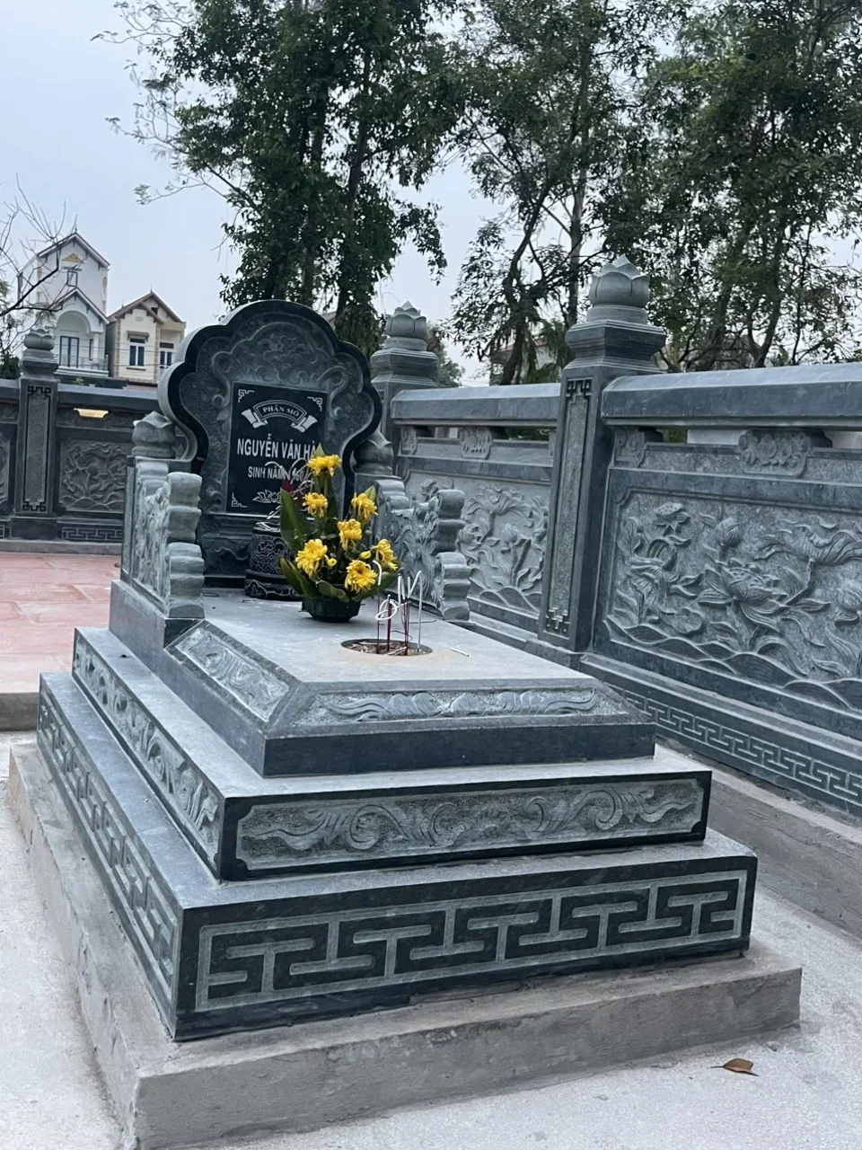 Mộ Đá Tam Cấp – Mẫu Giá 22 Triệu