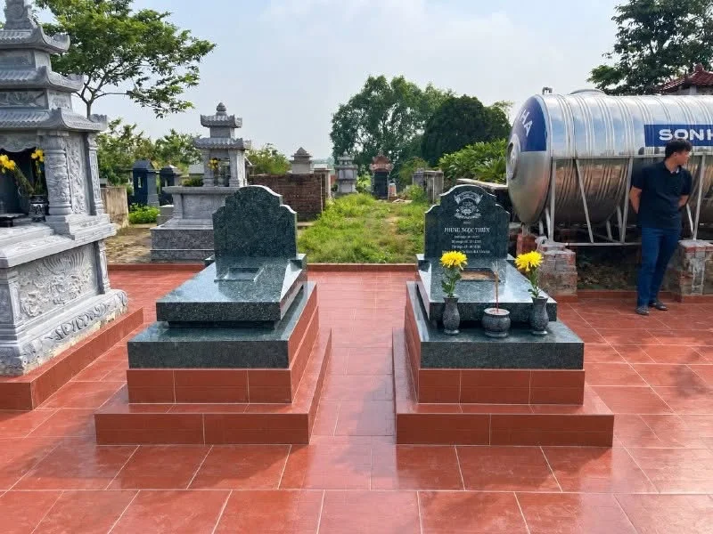 Mộ đá granite nguyên khối bền đẹp – Giá từ 28 triệu
