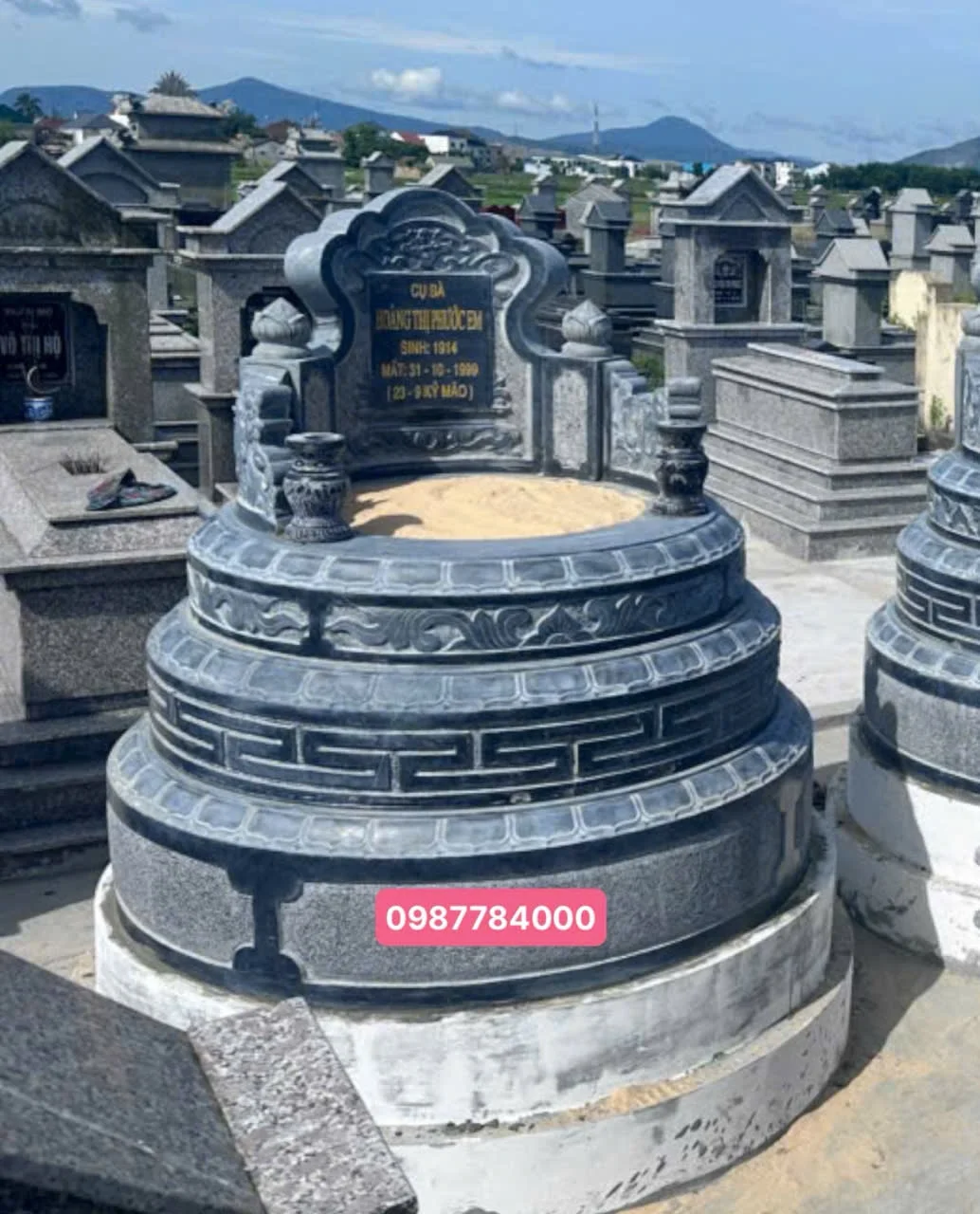 Mộ tròn tam cấp bằng đá tự nhiên – Giá từ 28 triệu